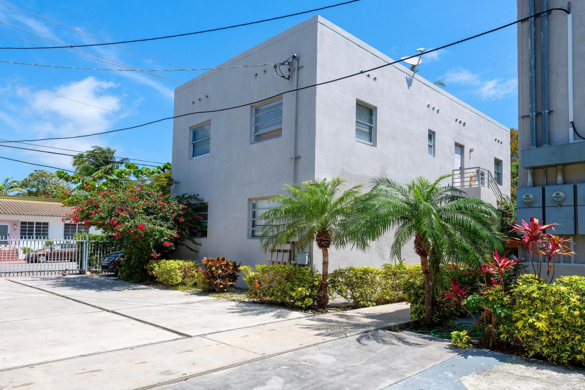 Sunny Days Apartments マイアミビーチ エクステリア 写真