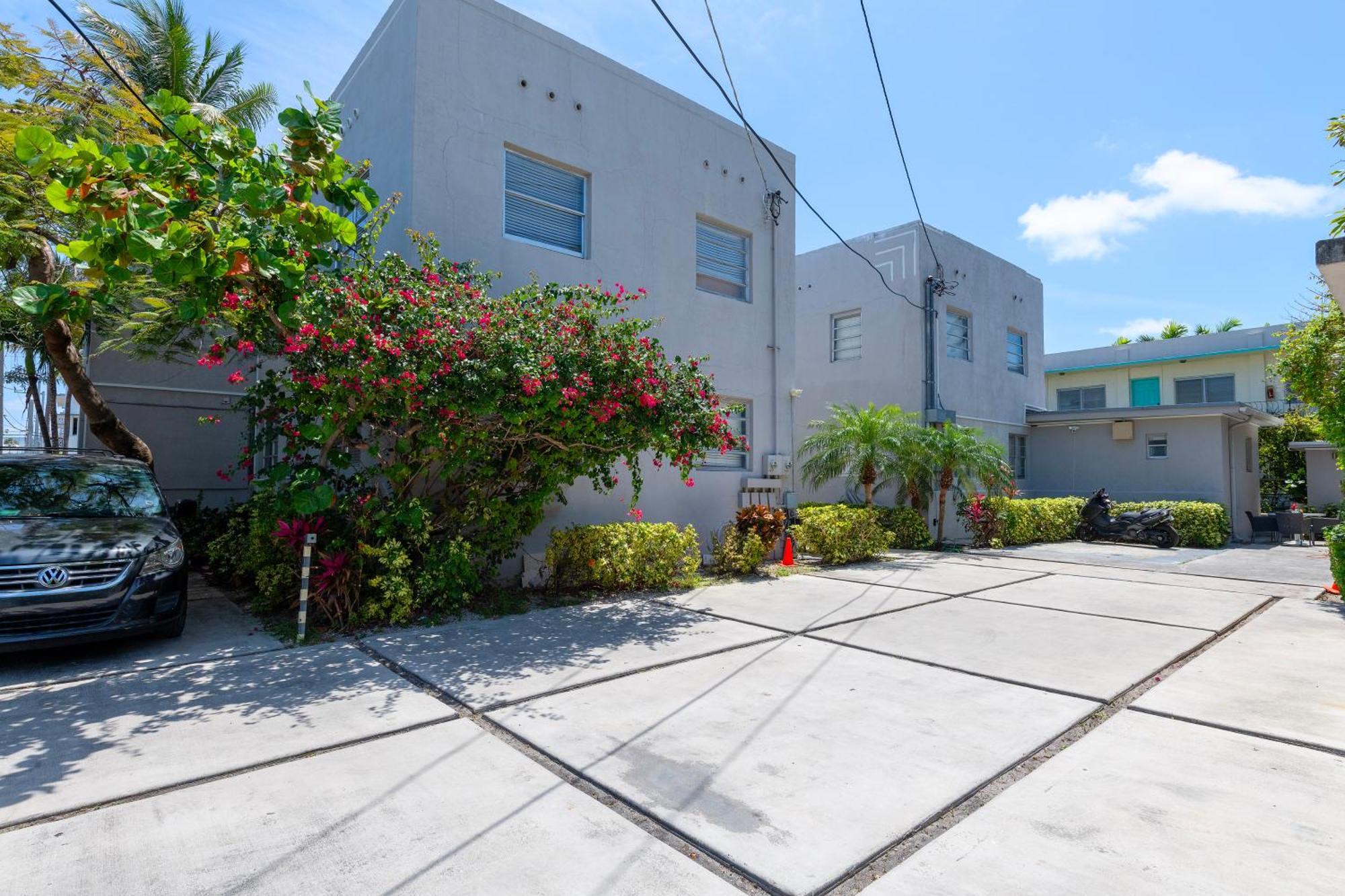 Sunny Days Apartments マイアミビーチ エクステリア 写真