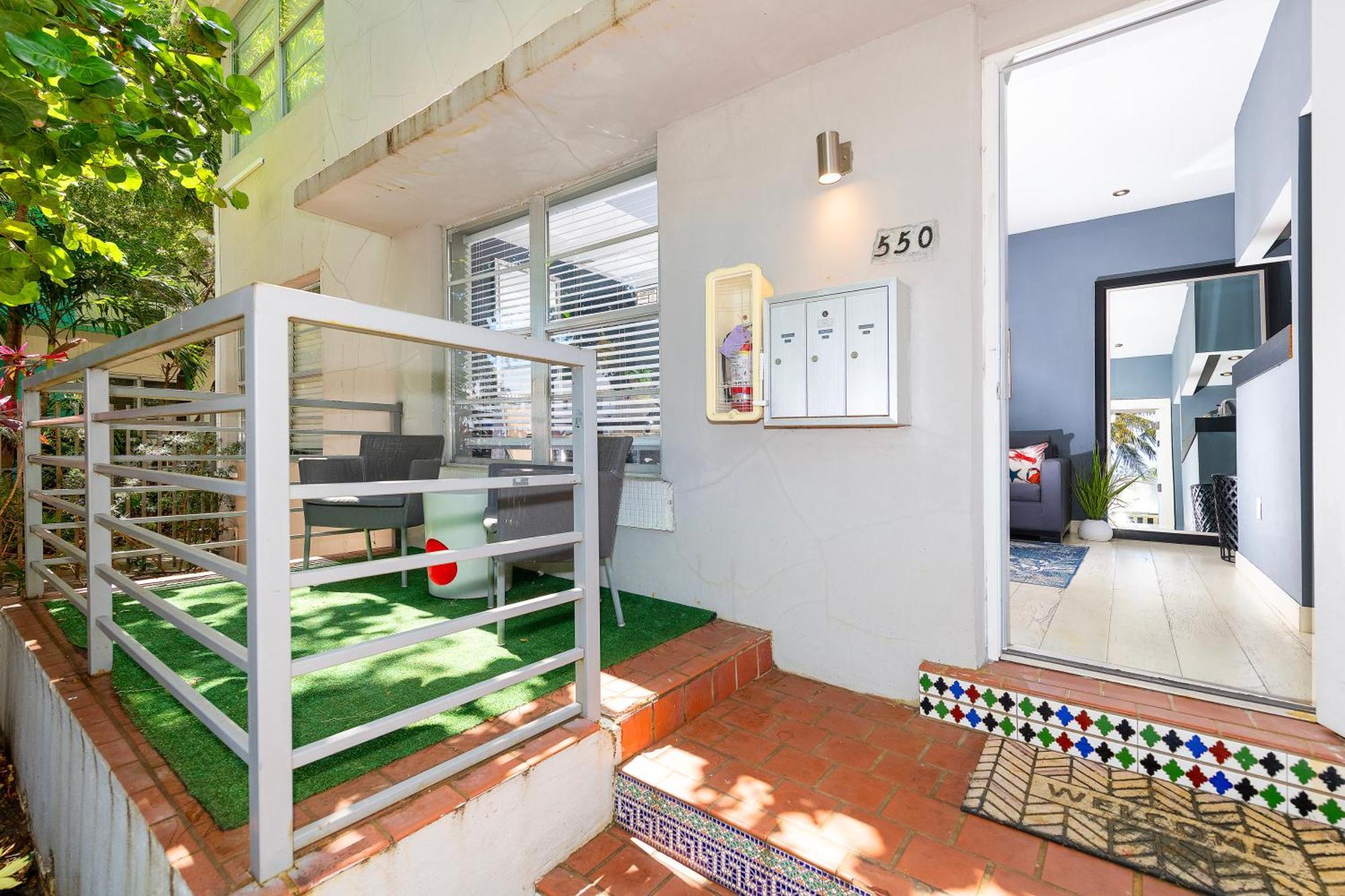 Sunny Days Apartments マイアミビーチ エクステリア 写真