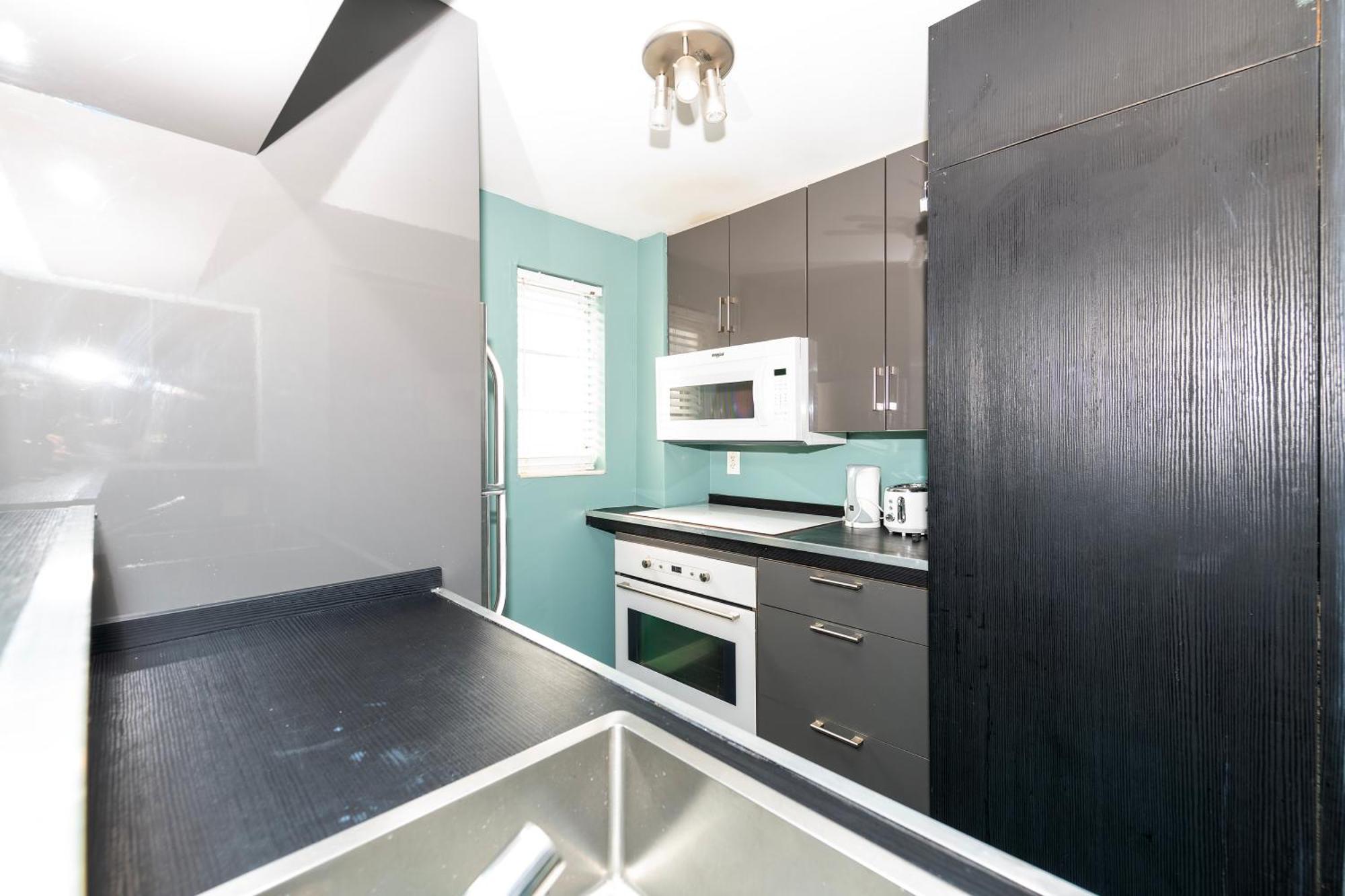 Sunny Days Apartments マイアミビーチ エクステリア 写真