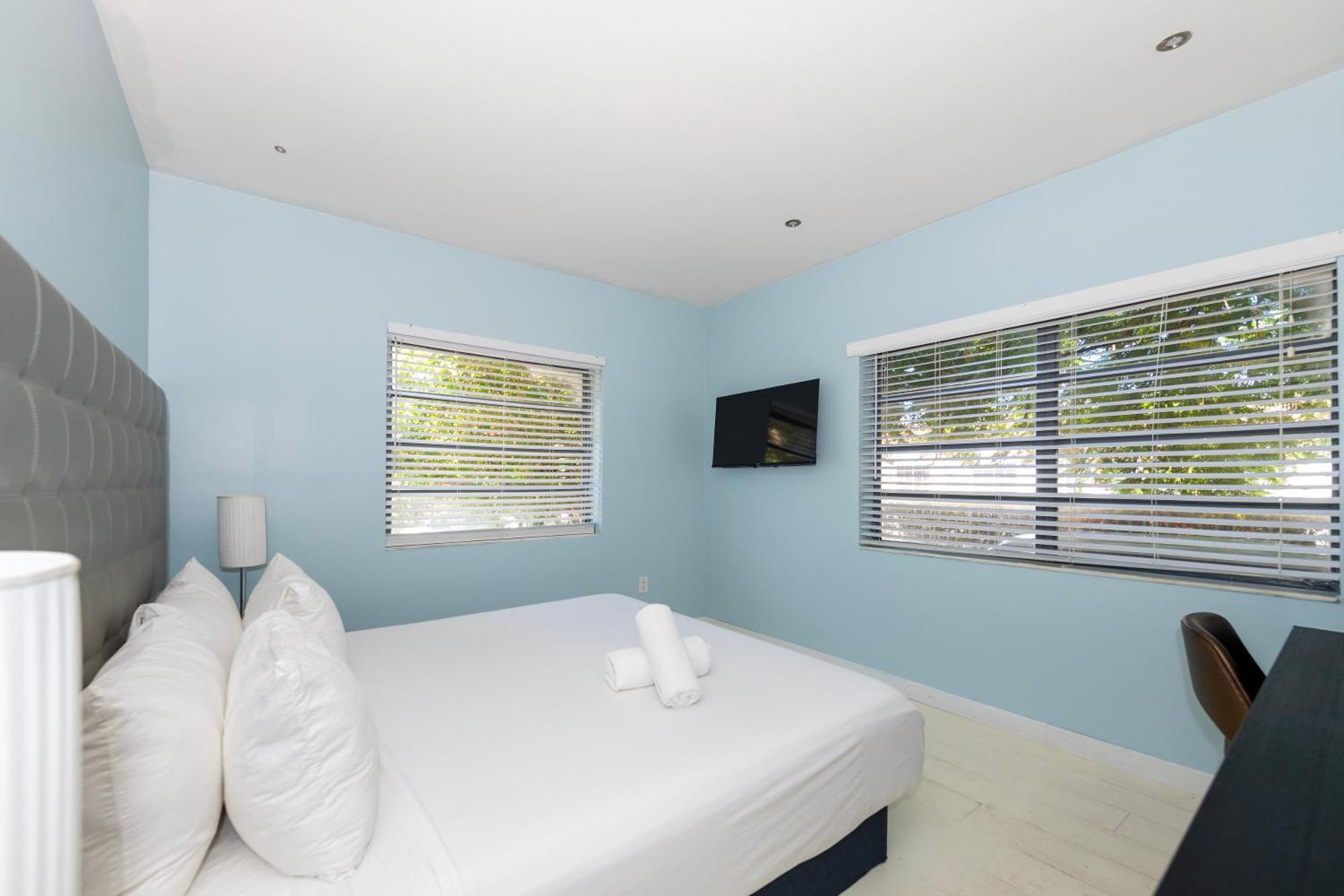 Sunny Days Apartments マイアミビーチ エクステリア 写真
